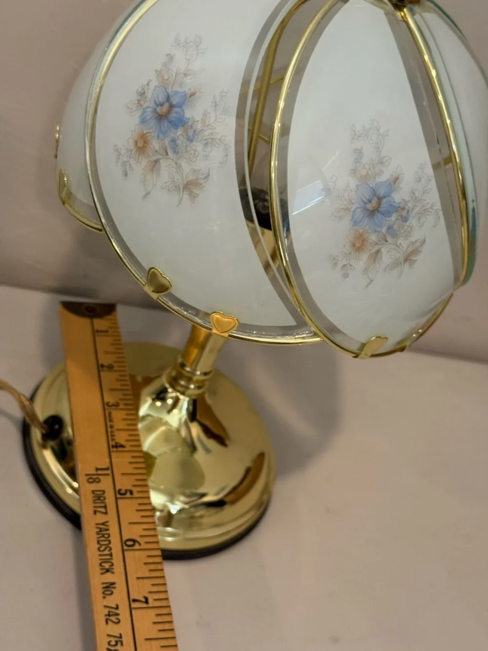 Vintage Hollywood Regency Table Lamp Segmented Curved Glass Shade 3- Way Touch